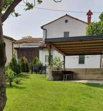 Ugodne nočitve Vrhpolje pri Vipavi, Apartma Kmetija Rovan