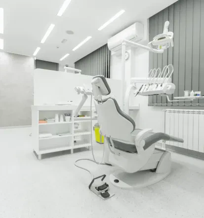 Laboratorijski stol za odvzem krvi in preiskave Slovenija
