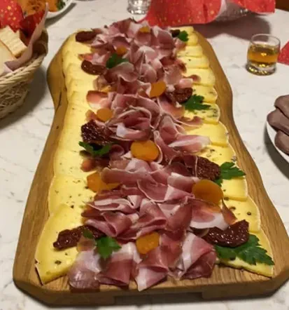 Priprava popolnega žara se začne z izbiro pravega mesa Litija, Osrednja Slovenija