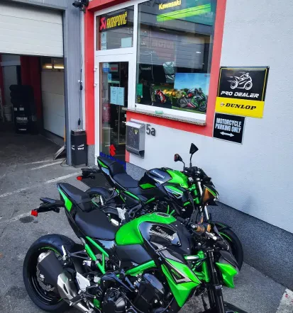 Servis motorjev Kawasaki