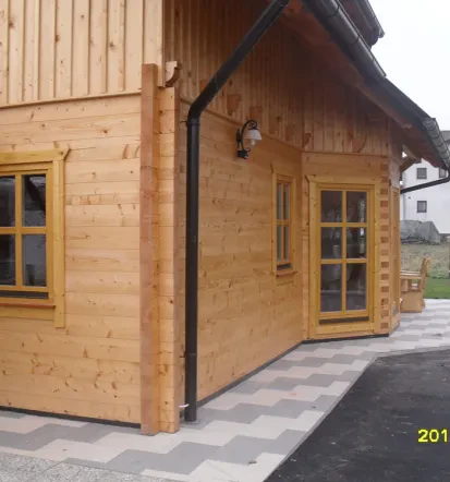 Leseni nadstreški, brunarice in kozolci Savinjska, Slovenija