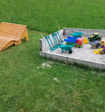 Peskovnik za otroke