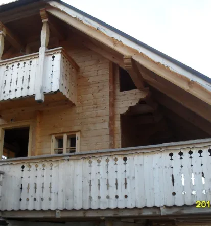 Lesene brunarice in nadstreški Savinjska, Slovenija