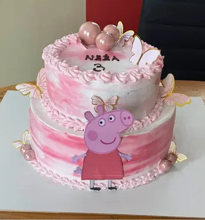Peka rojstnodnevne torte po naročilu Podravska