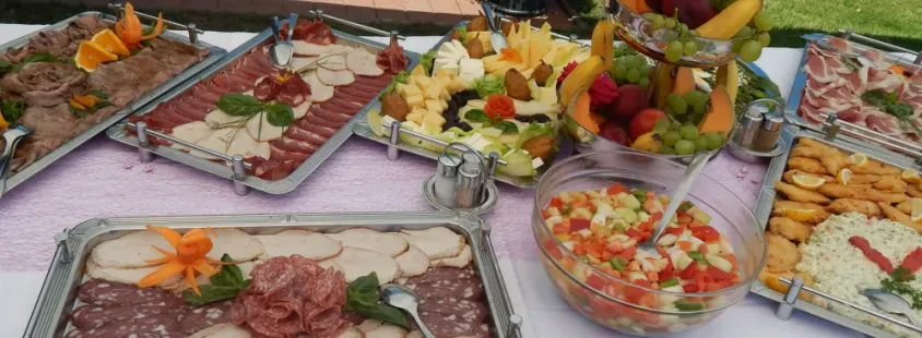 Dober catering na Obali