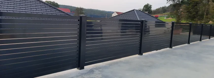 Prodaja panelnih 3D ograj, 2D ograj, lamelnih ograj in dvoriščnih vrat Slovenija