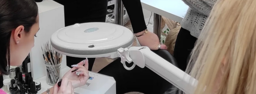 Tečaji podaljševanja nohtov Savinjska