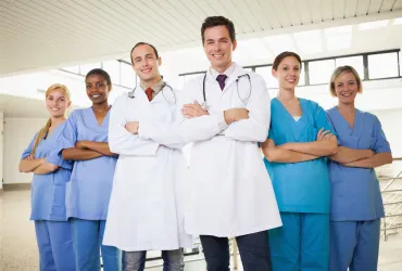 Medicina, kjer znanje sreča človečnost in zaupanja vredno skrb