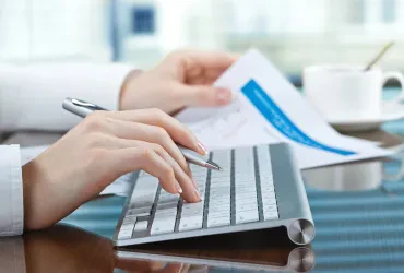 Kako številke postanejo vaša varnost: izračun dohodnine kot temelj jasnih finančnih odločitev