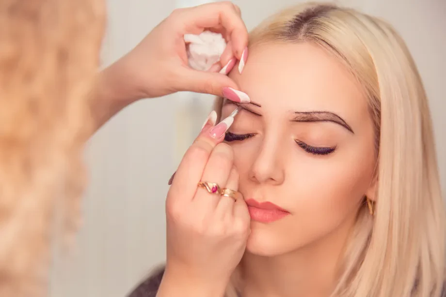 Microblading, ko se vsak dan začne z urejenim obrazom