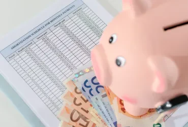 Razumevanje vrednosti skozi čas: amortizacija kot ključni finančni kompas podjetja