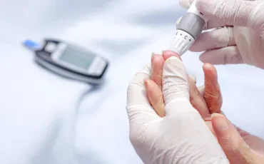 Varna oskrba v zavetju doma: Kateri so osnovni medicinski pripomočki za nego na domu?