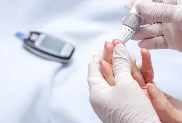 Varna oskrba v zavetju doma: Kateri so osnovni medicinski pripomočki za nego na domu?